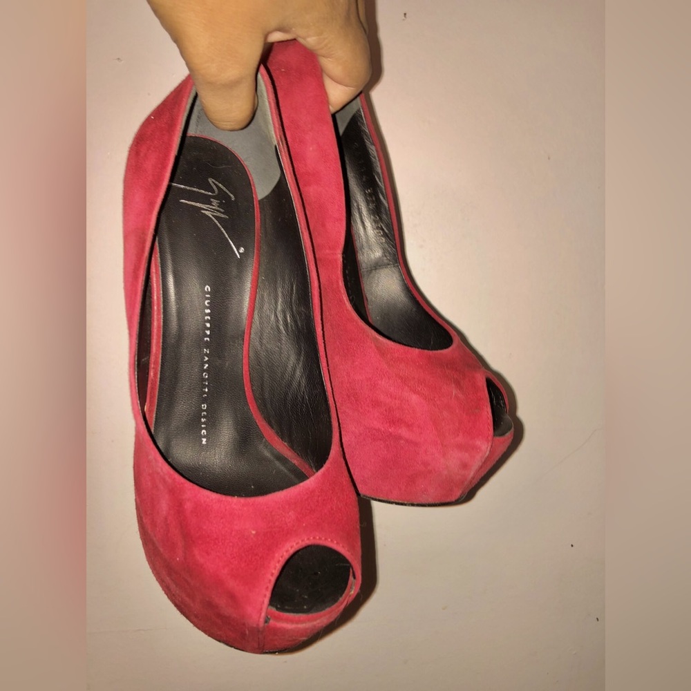 (Slightly Damaged) Red Giuseppe Zanotti Suede Heelless Pumps